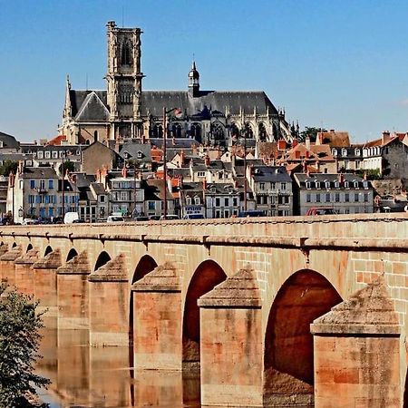 Nevers, Appartement De Standing Proche De La Gare Exteriér fotografie