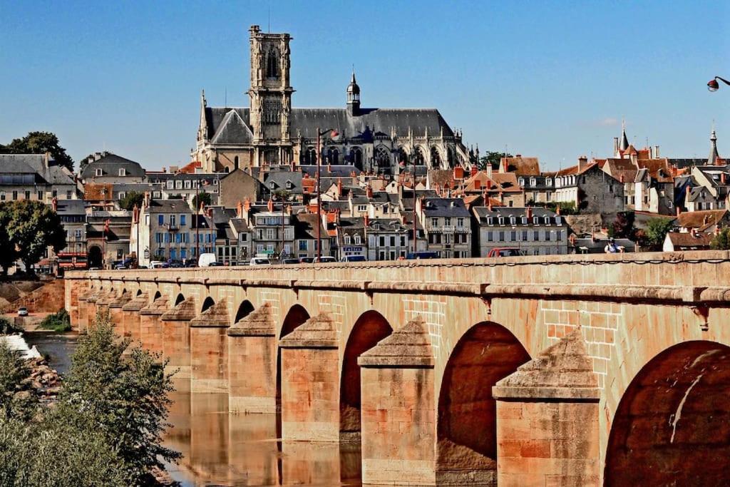 Nevers, Appartement De Standing Proche De La Gare Exteriér fotografie